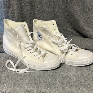 Converse White High-Top Sneakers Classic Design